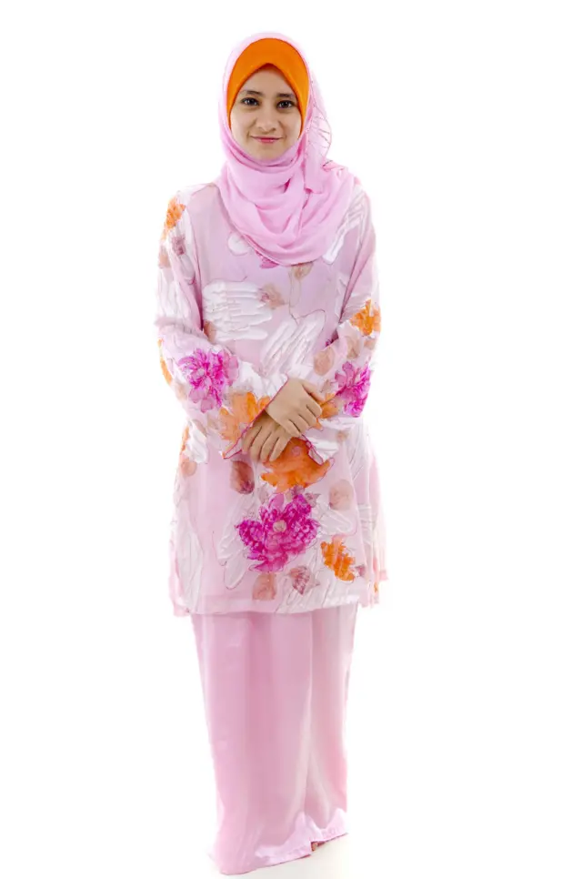 ماليزية ترتدي باجو كورنغ