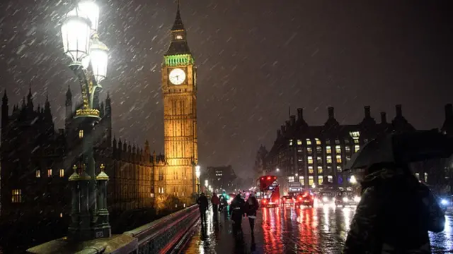 لندن میں برف باری