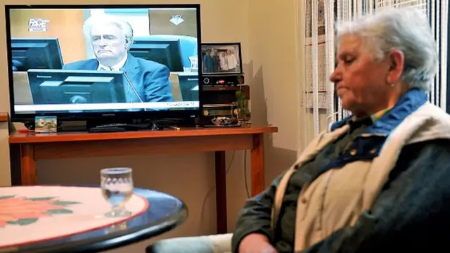 Пренос са суђења Караџићу