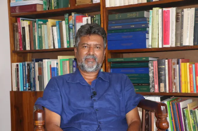 ''මේක alarming situation එකක්. මේ ජාතික ලේඛනය හරියට වෛද්ය වාර්තාවක් වගේ.'' - මහාචාර්ය සිරිල් විජේසුන්දර