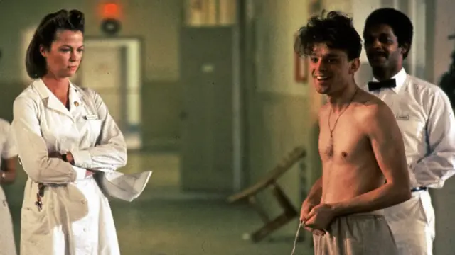 Luiz Flečer kao sestra Rečed i Bred Durif kao Bili Bibit