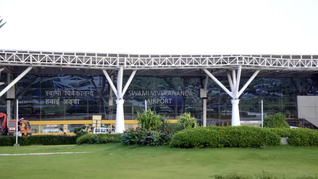 బంగ్లాదేశ్‌కు చెందిన విమానం