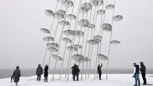 ਬਰਫਬਾਰੀ