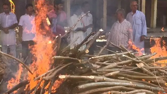 ਅੰਮ੍ਰਿਤਸਰ ਰੇਲ ਹਾਦਸਾ, ਅੰਤਿਮ ਸੰਸਕਾਰ