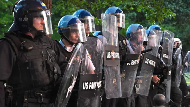 Agentes da Polícia de Parques