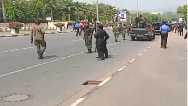 Ndị agha chụsasịrị ndị nkwado Nnamdi Kanu