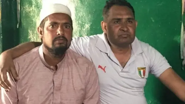 राजा त्यांचे मित्र भरत शर्मा यांच्यासोबत.