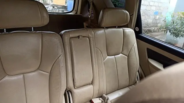 रियर सीट बेल्ट