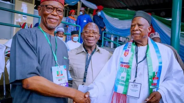 Sanata Adamu tare da tsoffin shugabannin APC biyu ( Edo Adams Oshiomhole da John Oyegun