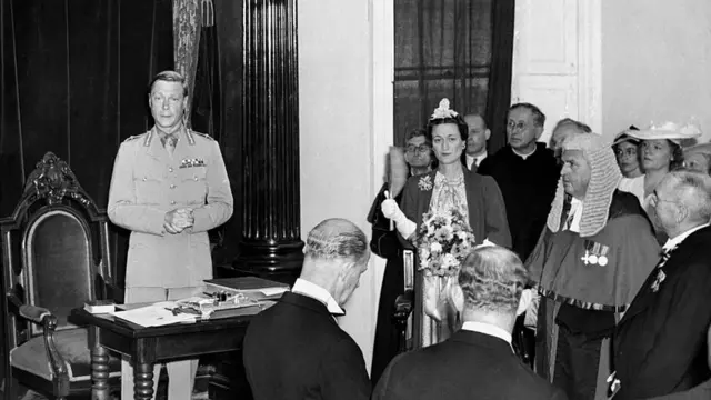 Эдуард дает присягу губернатора