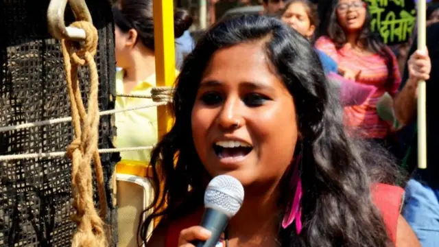 தேவாங்கா காலிதா