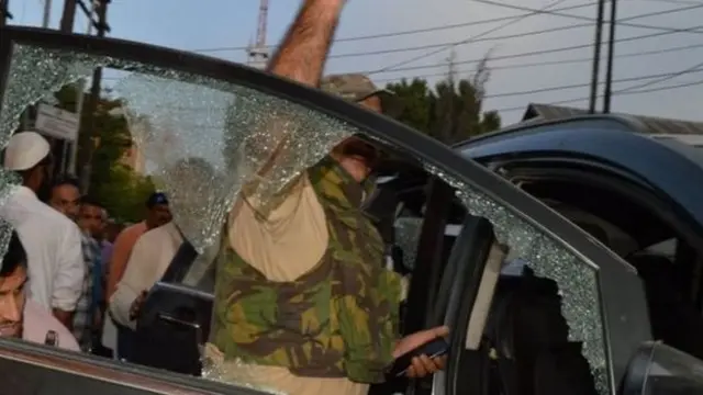 शुजात बुखारी की इस कार पर हमला हुआ था.