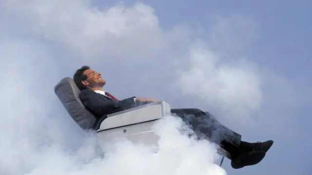 Конечно, идеально было бы летать одному. Но это может позволить себе не каждый