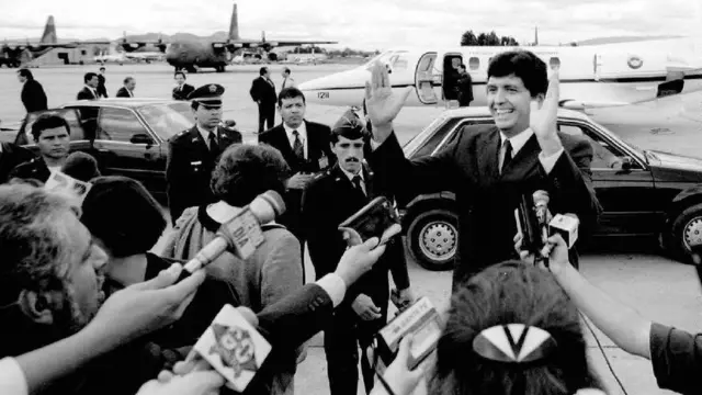 García ante los periodistas antes de partir hacia Colombia