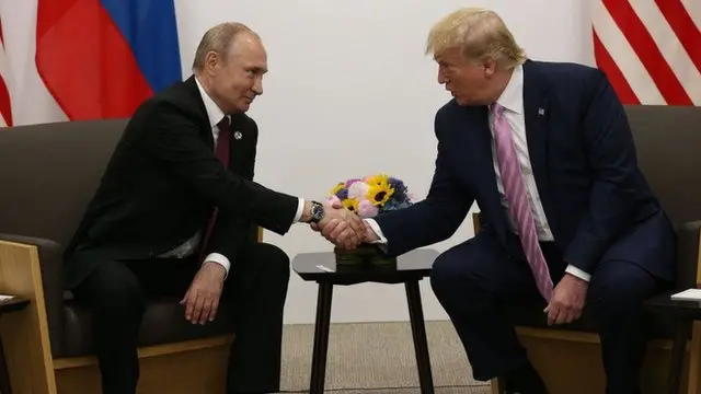 Putin cumprimenta Trump