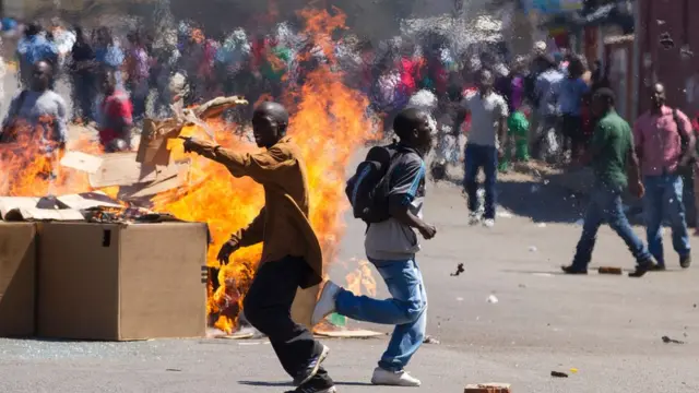 People dey do I no go gree for street