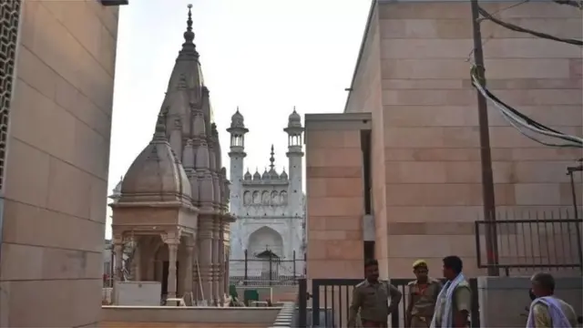 काशी विश्वनाथ मंदिराजवळची ज्ञानवापी मशीद