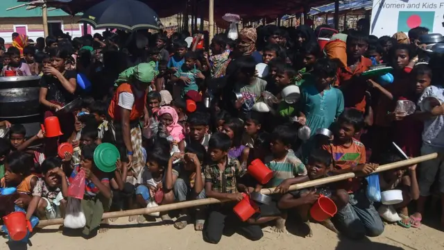 দলিল স্বাক্ষরিত হলেও মাঠের বাস্তবতা রোহিঙ্গাদের ফিরিয়ে নেবার জন্য প্রস্তুত নয় বলে বলছেন বিবিসির বার্মিজ বিভাগের সম্পাদক