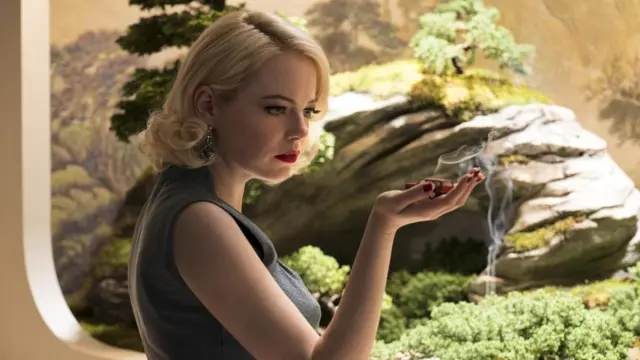 مسلسل "مختلون" بطولة إيما ستون