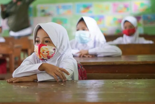 Jilbab Di Sekolah Negeri: 'Saya Lepas Jilbab Dicap Bermoral Buruk ...