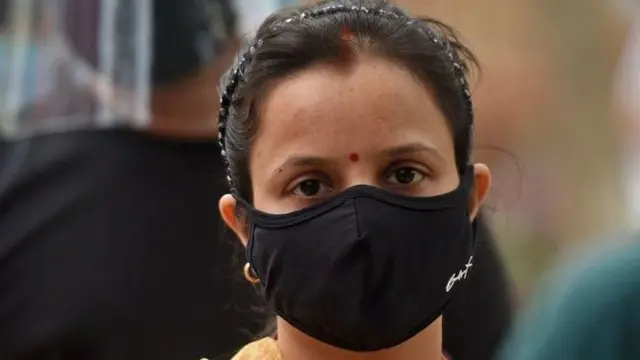 મુંબઈ મહાનગરપાલિકા 12 હૉસ્પિટલોમાં 16 ઓક્સિજન પ્લાન્ટ શરૂ કરશે જેની ક્ષમતા કુલ 45 મેટ્રિક ટનની હશે.