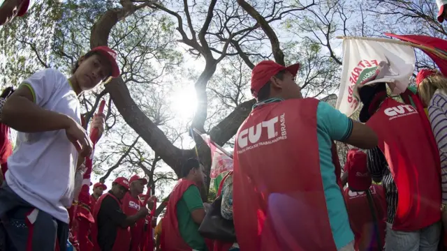 Integrantes da CUTvaidebet cnpjprotesto