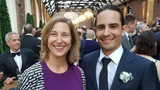 Philip Jacobson dan Ibunya, Elizabeth Jacobson