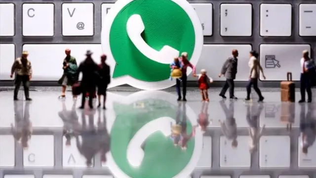 Logo do WhatsApp com pessoaswizard pokerminiatura