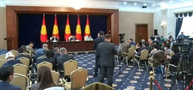 Конституциянын жаңы долбоорун ЖК 17-ноябрда алып чыккан