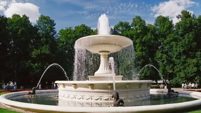 कारंजं, ज्ञानव्यापी मशीद, मुघल, शास्त्र, वास्तूरचना, पाणी