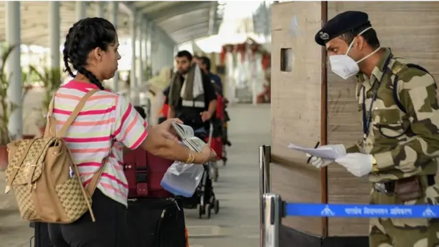 क्या होते हैं ई-पासपोर्ट और इनसे क्या फायदा होगा?