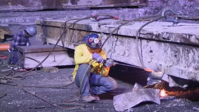 நியூயார்க் 9/11 இரட்டை கோபுரத் தாக்குதல்: இதுவரை காணாத புகைப்படங்கள்