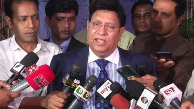 विदेश मंत्री ऐके अब्दुल मोमिन