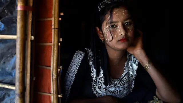 "আমি না খেয়ে থাকতে পারি, কিন্তু মেকাপ ছাড়া থাকা অসম্ভব"-জোহরা বেগম