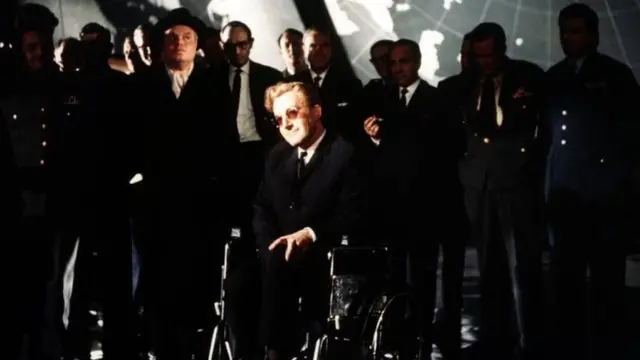 صورة ترويجية لفيلم "دكتور سترانجلوف"