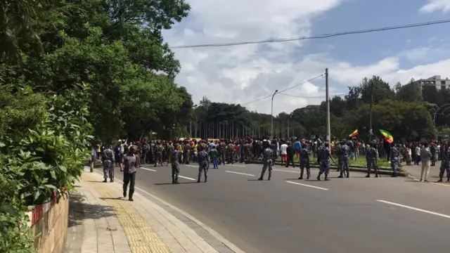 ፖሊስ ሰልፈኛታት ኸልኪሉ