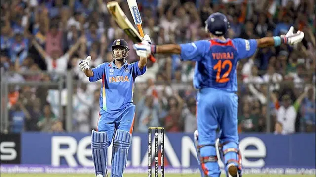 ధోనీ సిక్స్