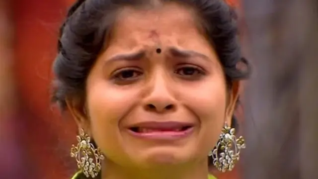 பிக் பாஸ் வீட்டிலுள்ள எட்டு பேர் மீது மதுமிதா புகார்