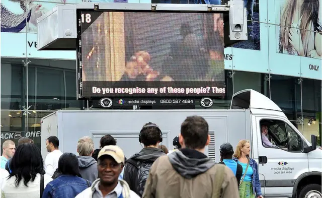 تلاش شد تا آشوبگران ردیابی شوند