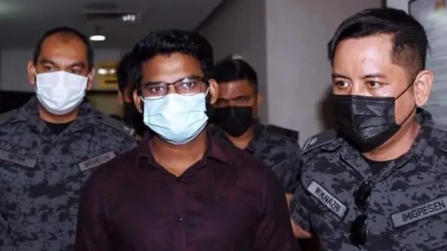 পুলিশের হেফাজতে রায়হান কবির।