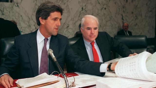 John Kerry và John McCain năm 1992