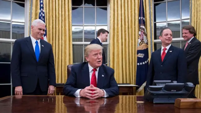 Trump en la Oficina Oval.