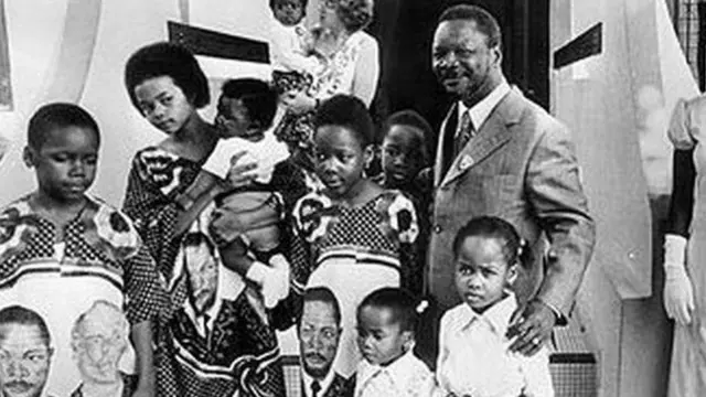 Bokassa wuxu dhalay caruur 50 gaadhaysa