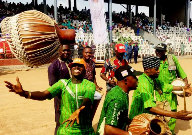 Àwọn ará Ipinlẹ Osun ko ilu síta láti ṣe ajọyọ idajọ ile ẹjọ kotẹmilọrun tó gbade fun Gboyega Oyetola ti APC