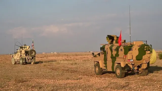 ABD ve Türkiye askerleri, Suriye'de ortak devriye yaparken