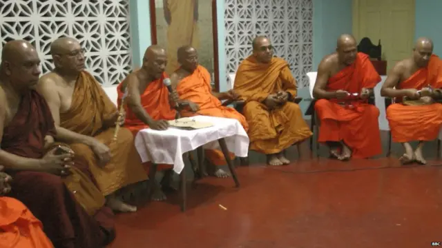 රැස්වීමට එක්ව සිටි භික්ෂූන් වහන්සේ