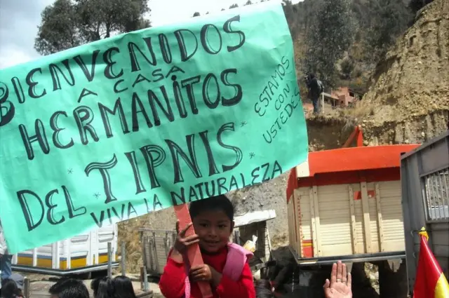 Cartel de bienvenida a la marcha en 2011