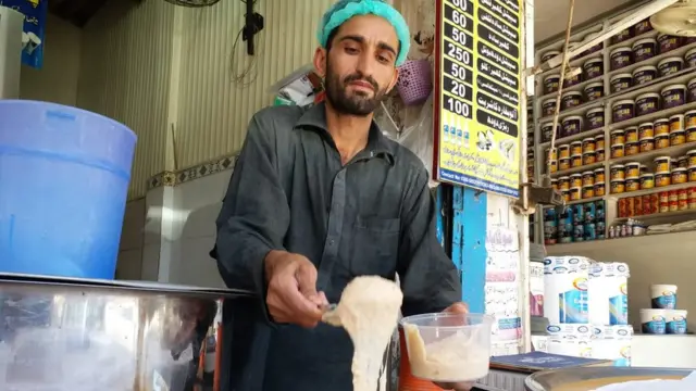 پېښور تر روژه ماتې وړاندې