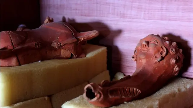 آثار تاریخی مس عینک