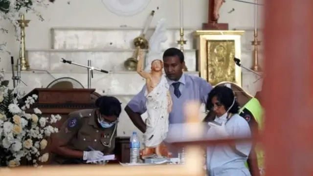 શ્રીલંકામાં બચી ગયેલા લોકો